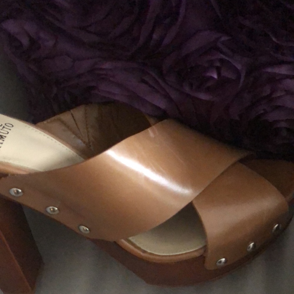 Sandals - Picture 2 of 4